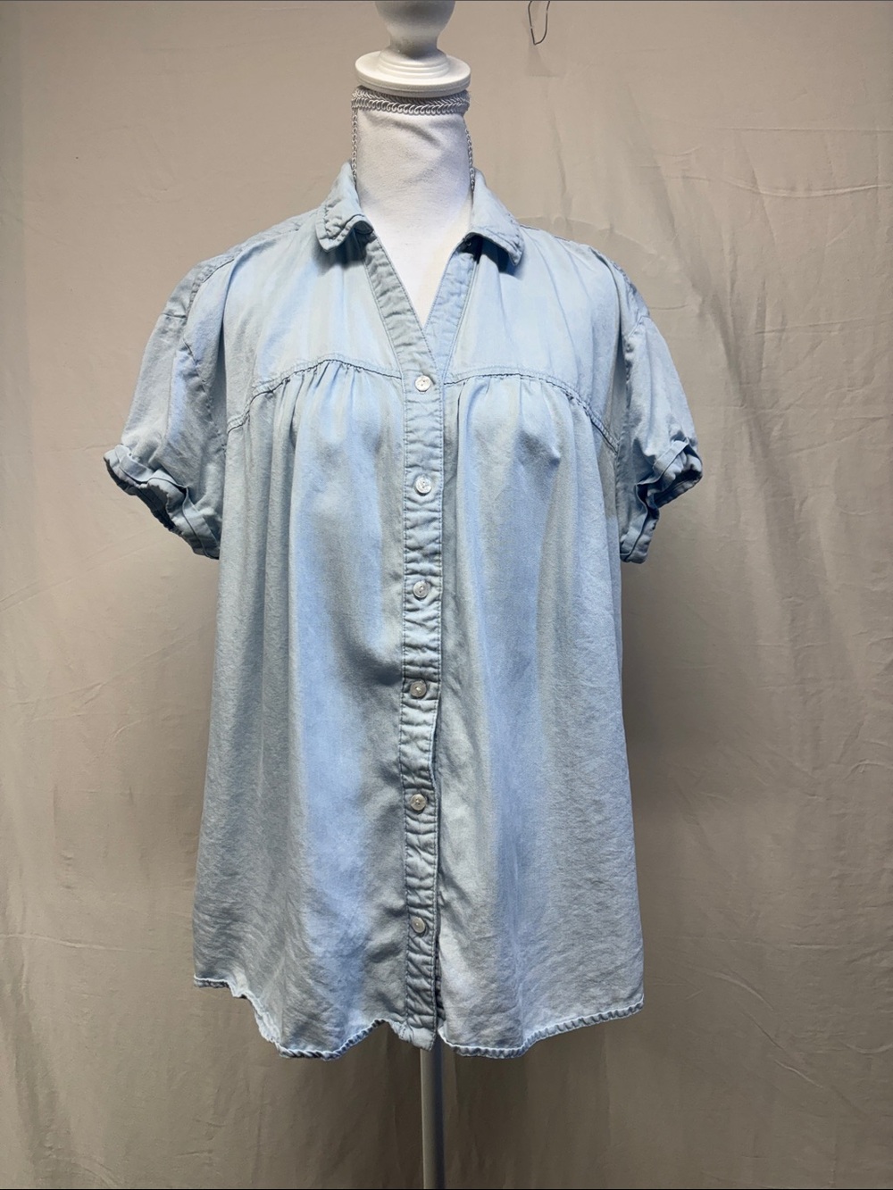 Terra & Sky Light Blue Denim Button-Front Short Sleeve Top